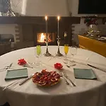 Io&te Boutique Privata Con Jacuzzi A Monteriolo ベッド・アンド・ブレックファスト *