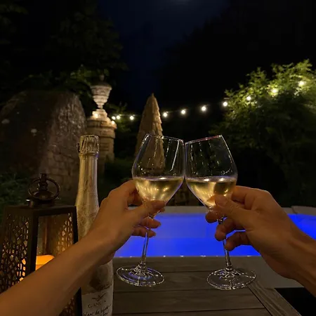 Bed and breakfast Io&te Con Jacuzzi Privata A Monteriolo Canelli