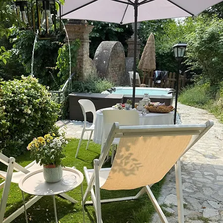 Io&te Con Jacuzzi Privata A Monteriolo Bed and breakfast